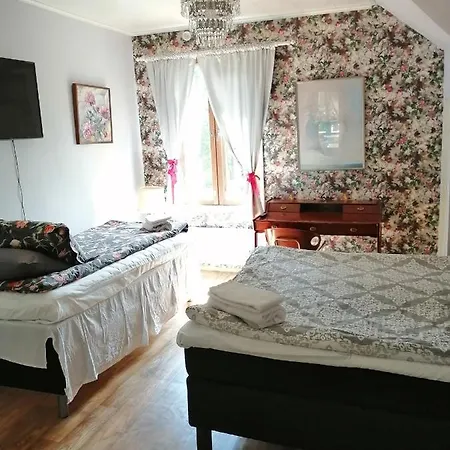 Lokinlaulu Πανσιόν